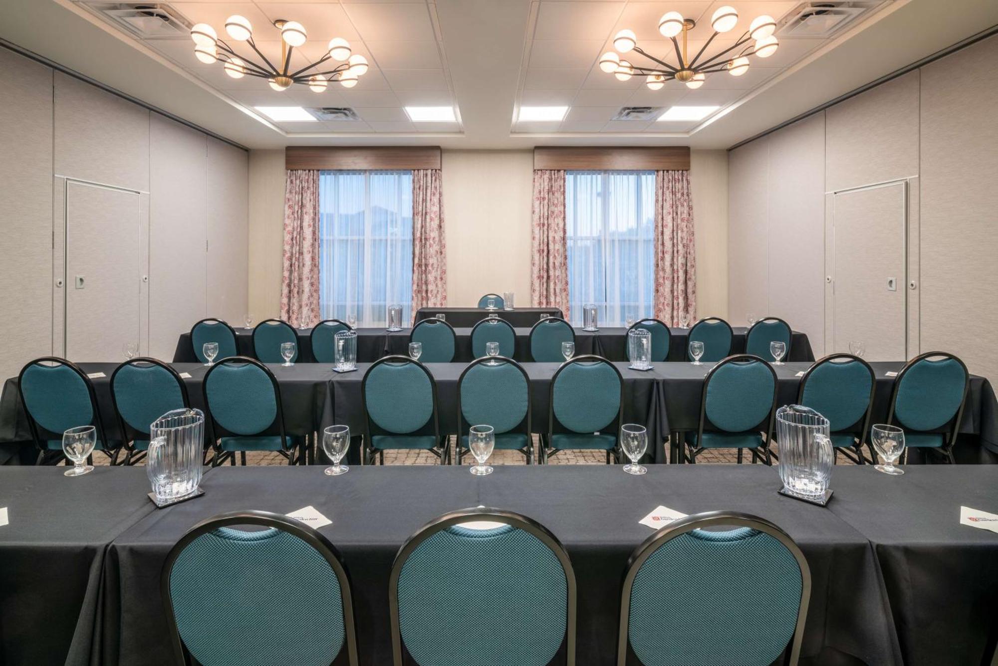 Hilton Garden Inn Brunswick Buitenkant foto