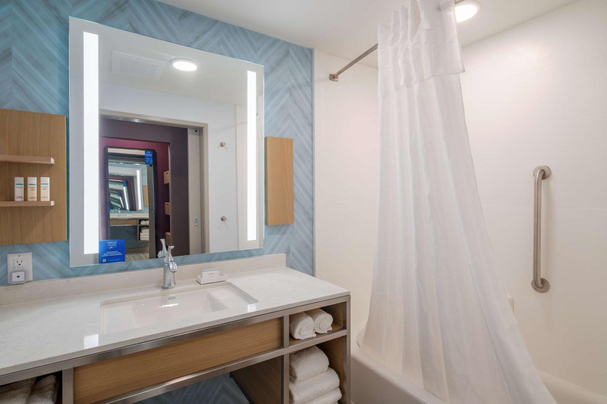 Hilton Garden Inn Brunswick Buitenkant foto