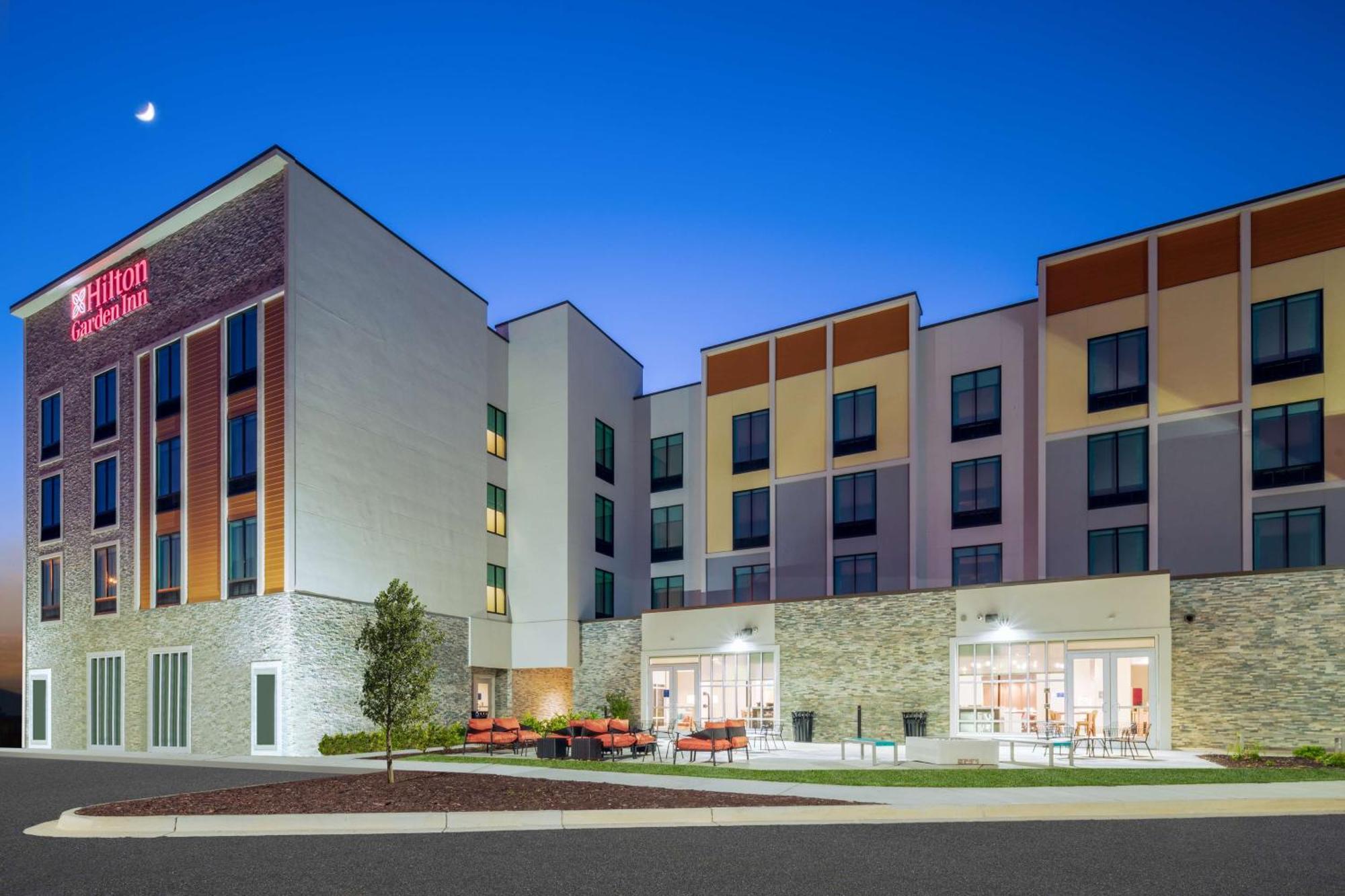 Hilton Garden Inn Brunswick Buitenkant foto